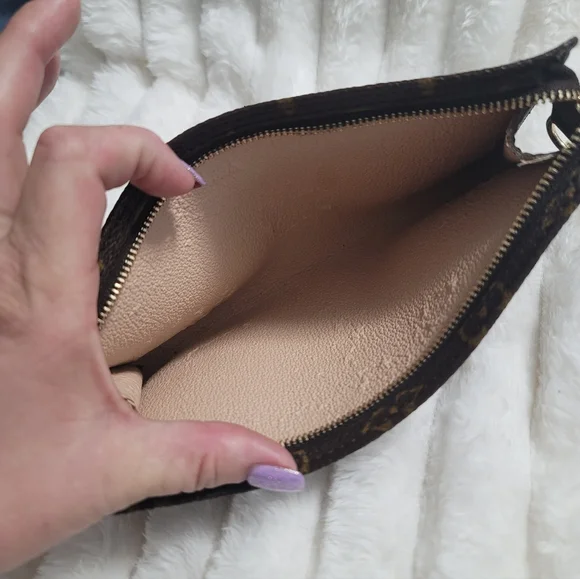Louis Vuitton Pochette - Picture 7 of 8